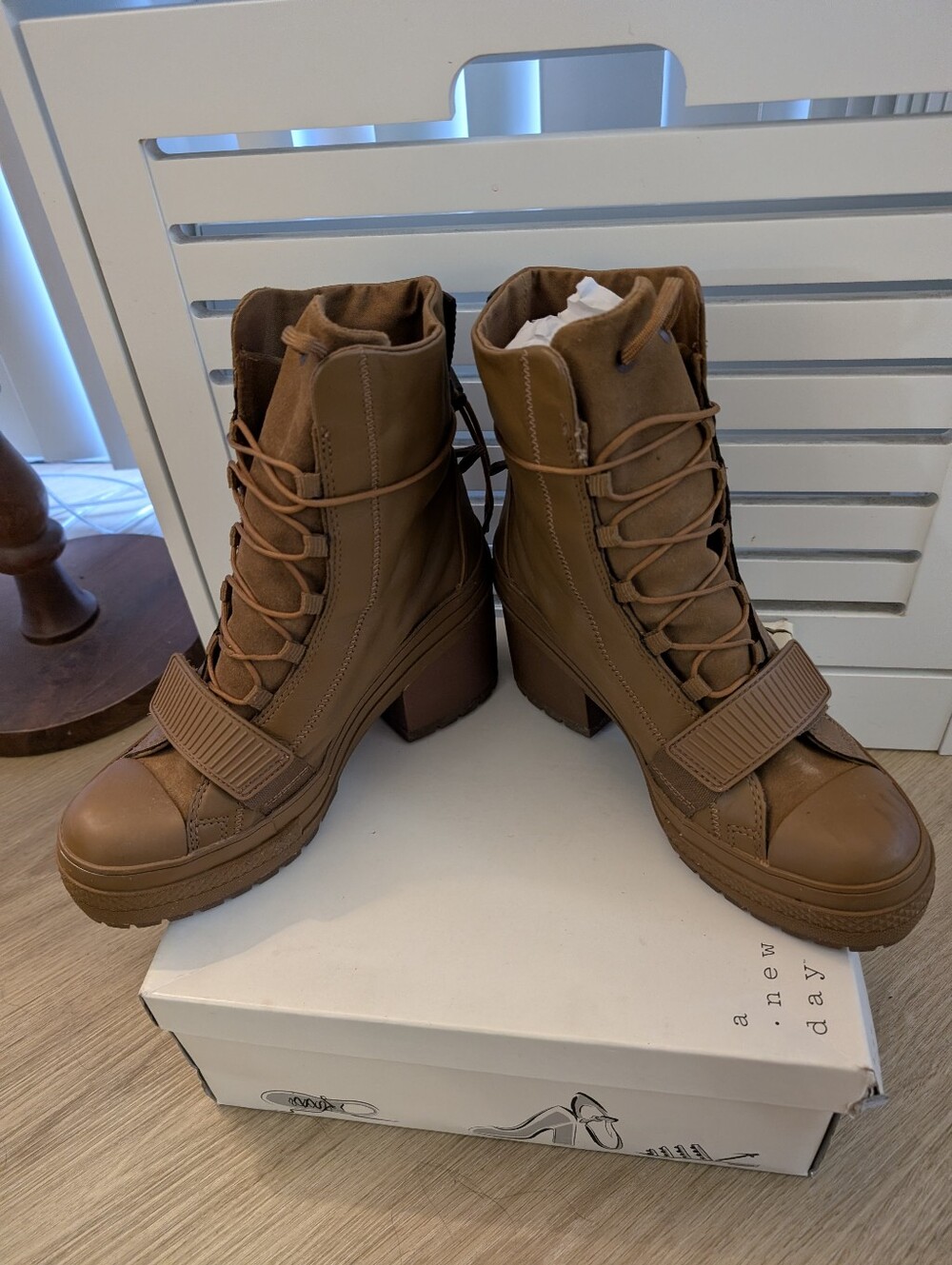Converse All Star Platform Boot | Camel | Size 8.5
